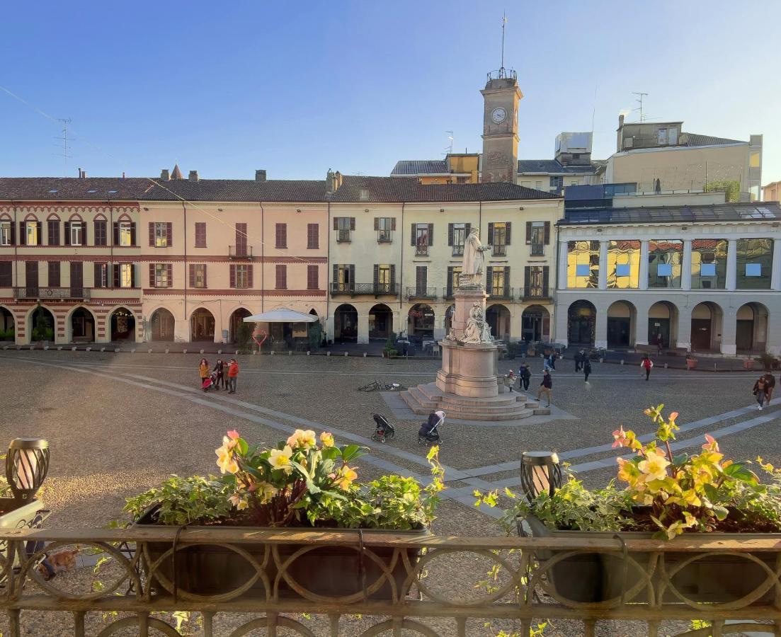 Dimora Conte Cavour Hotel Vercelli Exterior foto